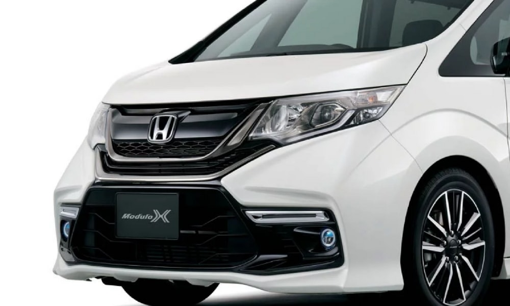 Honda Stepwgn Minivan Aracina Modulo X Paketle Susledi On Gorunum