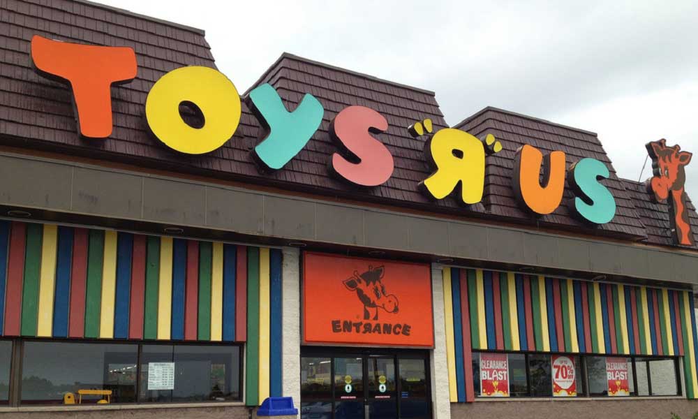Toys R Us Çalışanları Tazminatları için Savaşırken