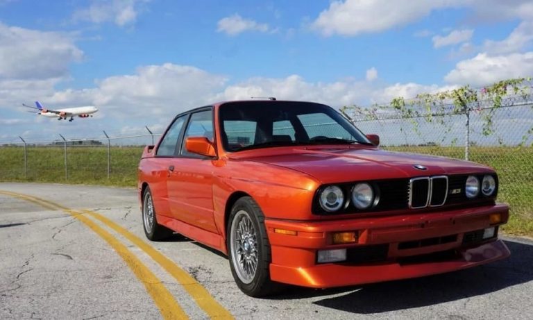 Valencia Orange Rengiyle Satılığa Çıkan Efsane:”BMW M3 E30″