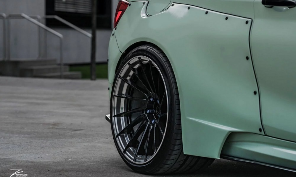 z-performance modifiye BMW M2  Çamurluklar