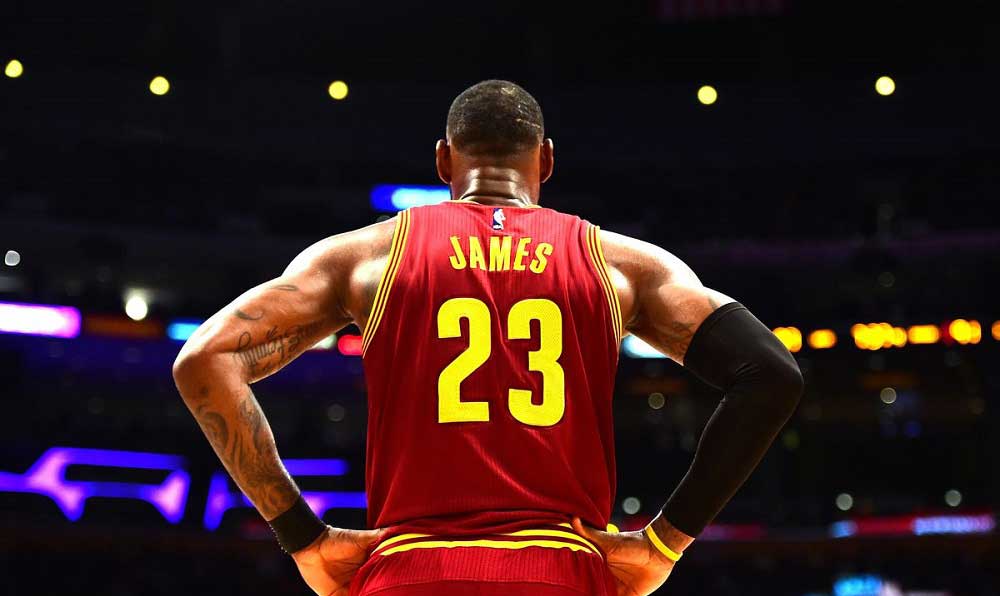 Lebron James Yeni Takimiyla 154 Milyon Dolarlik Anlasma Imzaladi Paratic