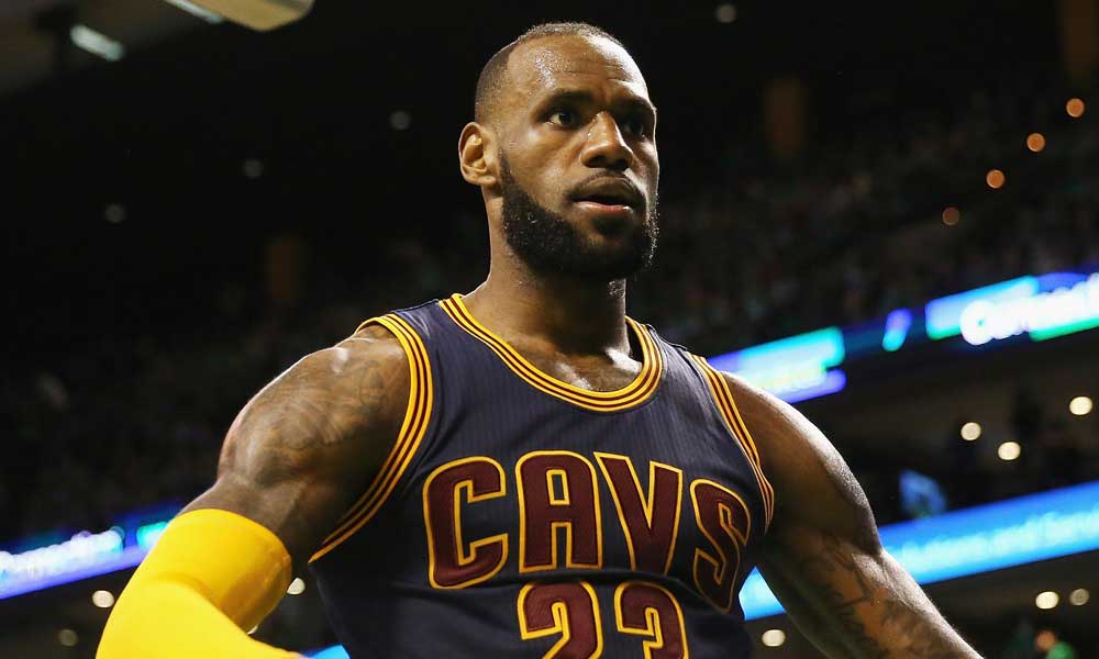 Lebron James Yeni Takimiyla 154 Milyon Dolarlik Anlasma Imzaladi Paratic