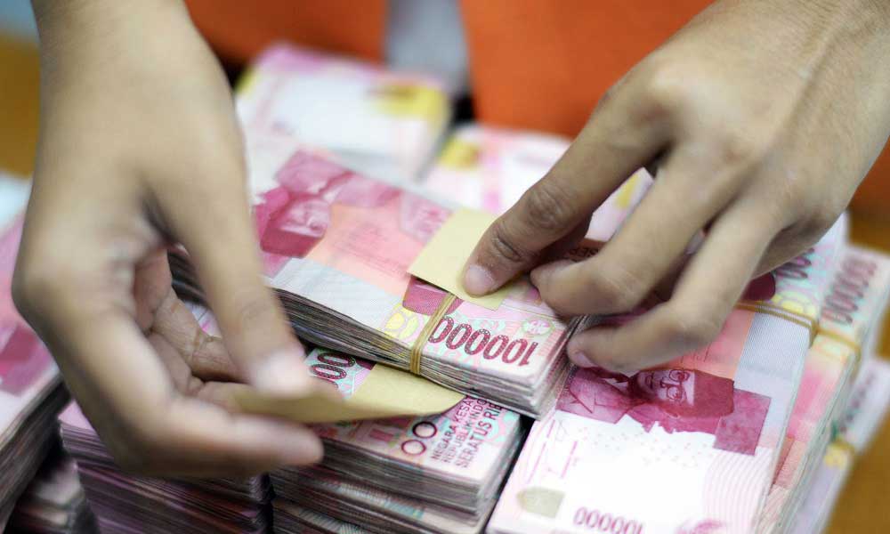 Endonezya Rupisi 14.777 Seviyesinde 