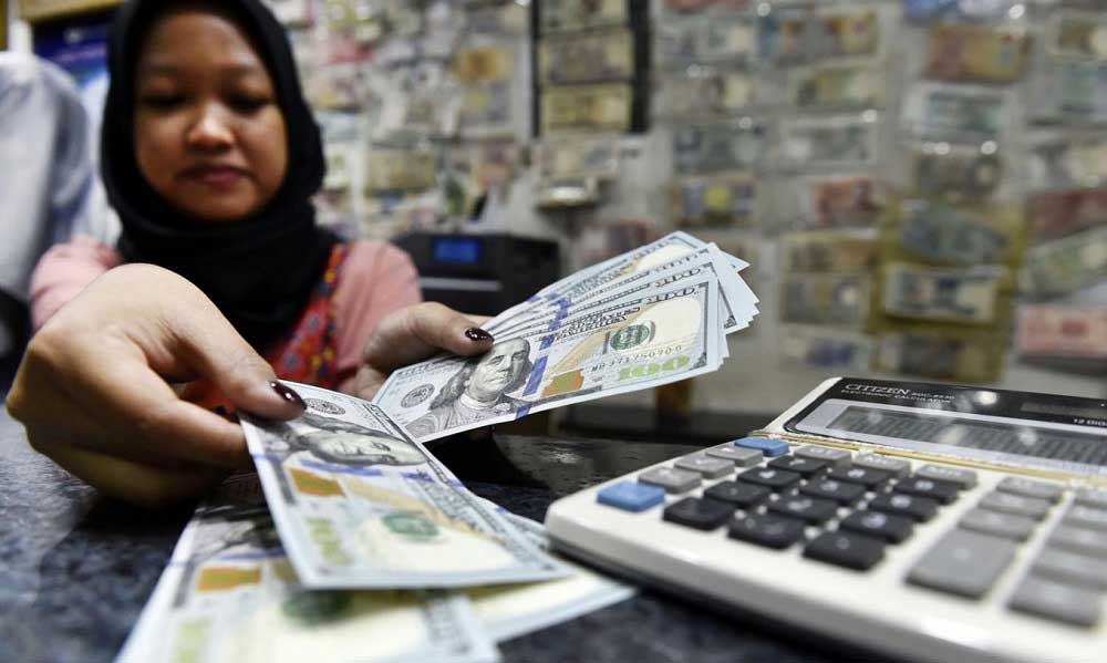 Endonezya Rupisi Merkez Bankasını Harekete Geçirdi 