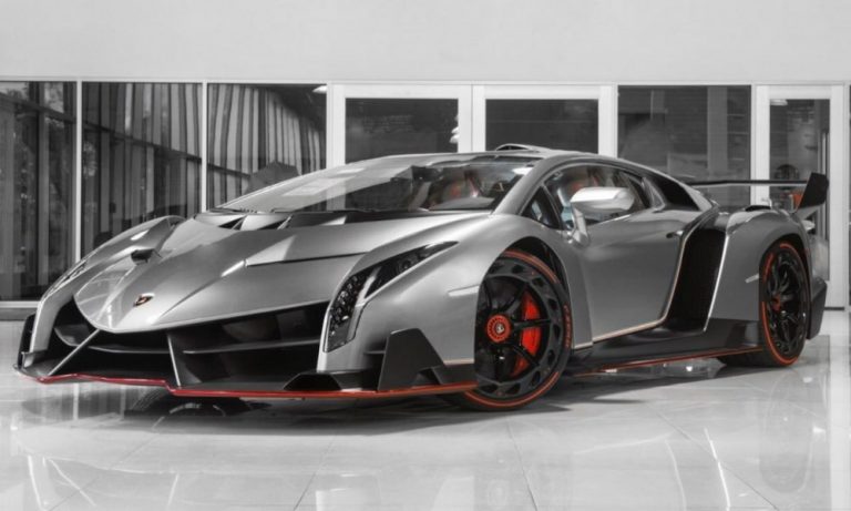 Lamborghini’nin Amiral Hiper Arabası Veneno Coupe 54 Milyon TL Fiyatıyla Satışta!