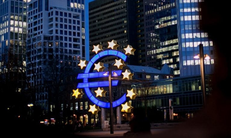 Avrupa Merkez Bankası Bölgedeki Zayıf Büyüme Ortasında Faiz Oranlarını Değiştirmedi