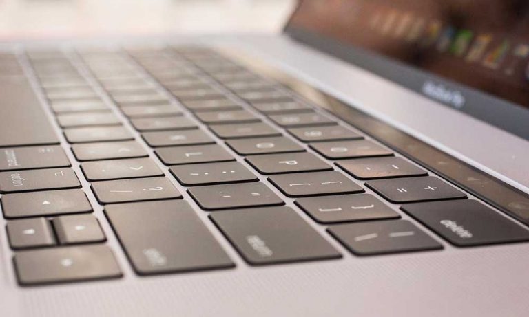 Apple’ın MacBook için Aldığı Klavye Patenti Toz Sorununu Yok Ediyor