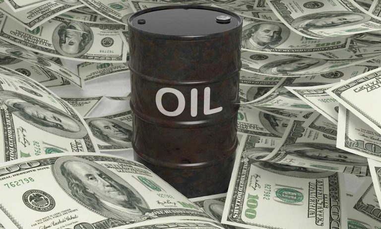 Petrol Fiyatları Ekonomik Krizin Yakıt Tüketimini Azaltacağı Endişeleriyle Düştü