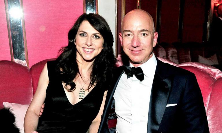 Jeff Bezos Boşandığı Eşine 35 Milyar $‘lık Hisse Vermesine Rağmen Hala Dünyanın En Zengini