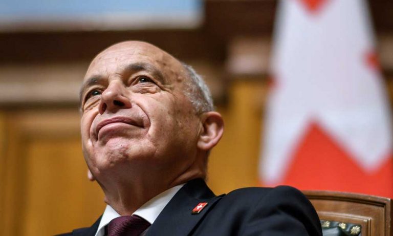 Finans Devi İsviçre ile Anlaşma İmzalayan Çin İpek Yolu Endişelerini Ele Alıyor