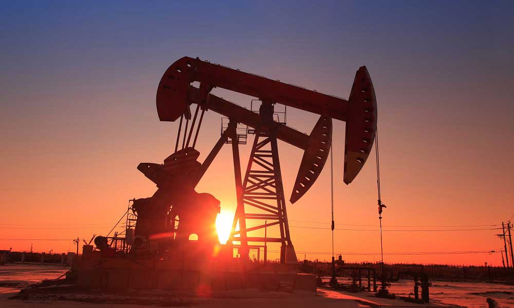 Petrol Karar ile Yükseldi