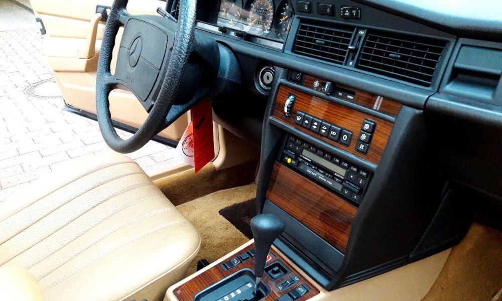 Satilik 1986 Mercedes 190e Kabin