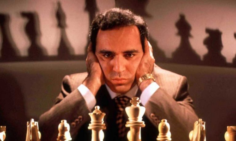 Satranç Efsanesi Kasparov Siber Soğuk Savaş Uyarısı Yaptı!