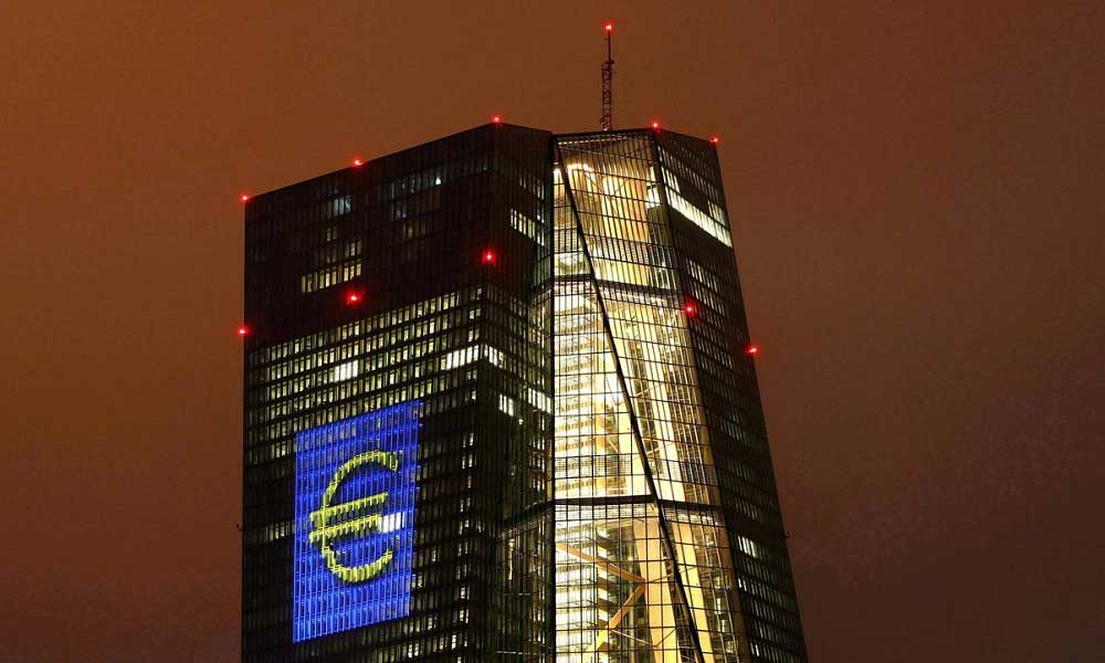 AMB Başkanı Draghi, FED Oran İndirim Baskısı