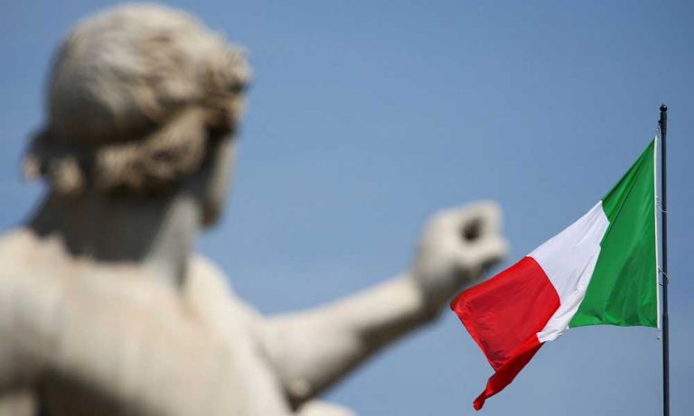 Avrupa Birliği Borcunu Azaltması için İtalya’ya 6 Ay Kadar Süre Tanıyabilir