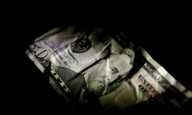 Dolar FED’in 2019 Yılı için Faiz İndirimi Sinyali Vermesiyle 5,73’e Geriledi