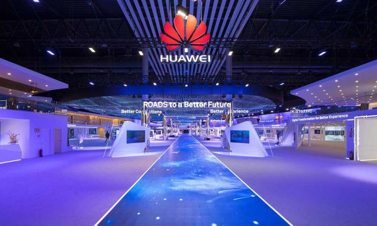 Huawei, ABD Baskısının Devam Etmesi Nedeniyle Gelir Tahminini Düşürdü