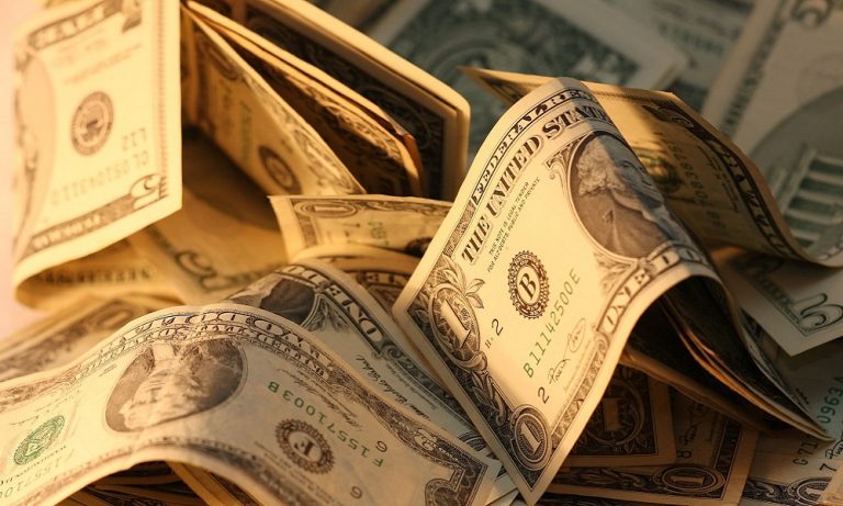 Merkez’in Faiz Açıklaması Sonrası 5,78’e Gerileyen Dolar Dar Aralıkta Dalgalanıyor