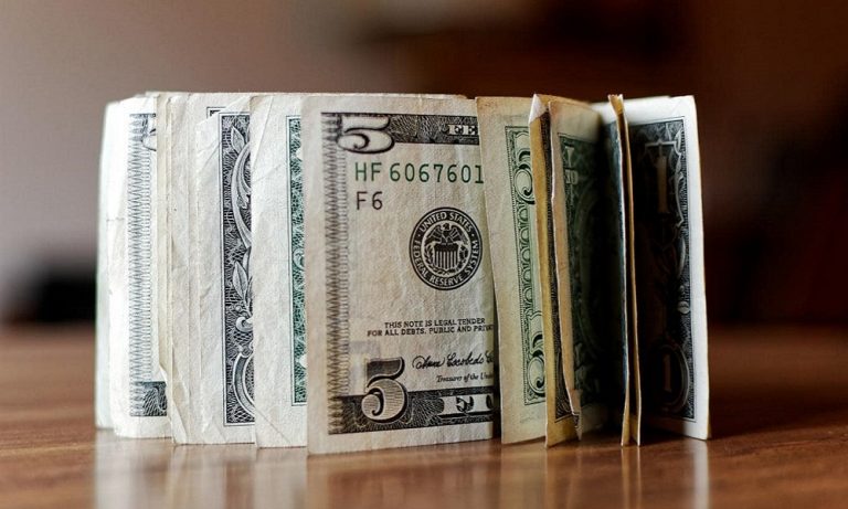 Cari Fazla Açıklaması ile 5,65’e Gerileyen Dolar Yeniden Yükselişte