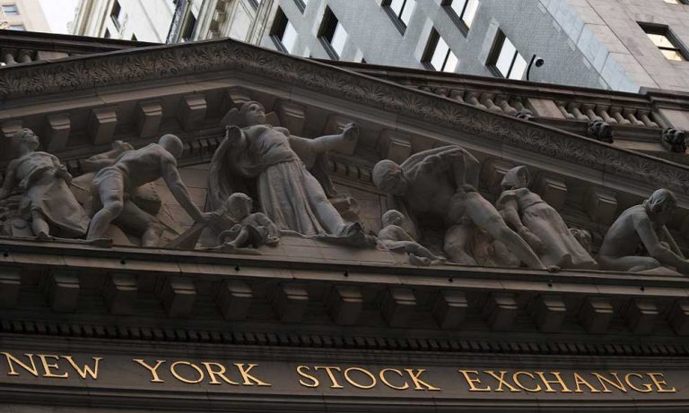 Dow ve S&P 500 Rekor Seviyeleri Koruyarak Haftayı Sonlandırmaya Hazırlanıyor