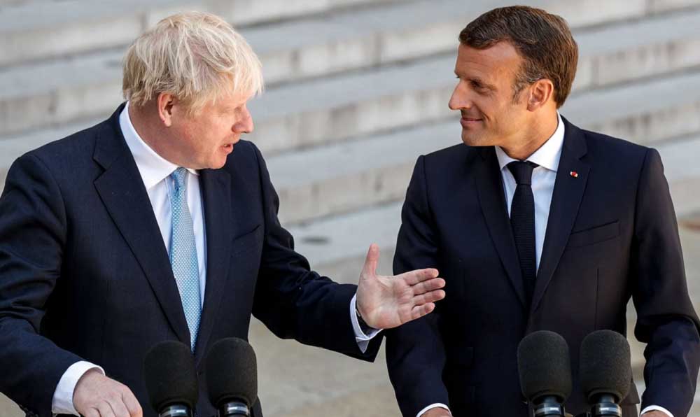 Macron’dan Johnson’a: AB Anlaşmasız Brexit Hazır