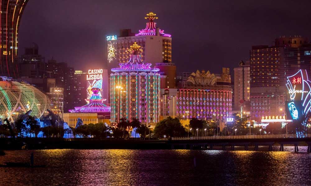 Hong Kong Protesto karşın Macau Çin Uyumlu 
