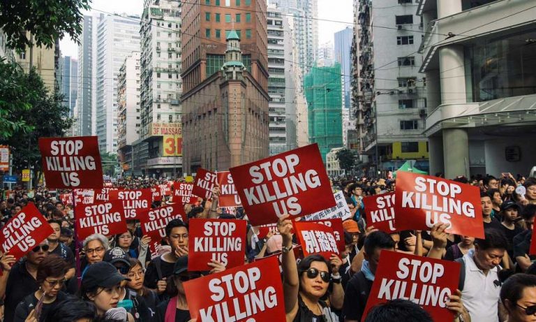 Hong Kong’un En Zengin İş İnsanından “Öfkeyi Sevgiyle Durdurma” Çağrısı