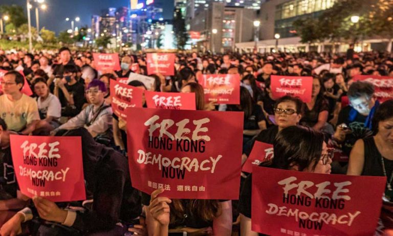 Hong Kong Hisseleri İade Yasasının Resmen Çekileceği Haberleri ile Hızlı Yükseldi