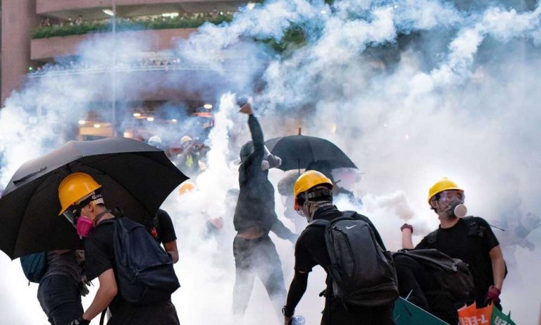Hong Kong Protestoları Restoran ve Otel Çalışanlarına Büyük Zarar Veriyor