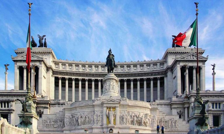 İtalya’nın Yeni Hükümeti Tarihi Düşük Borçlanma Maliyetleri Fırsatını Değerlendirmeli