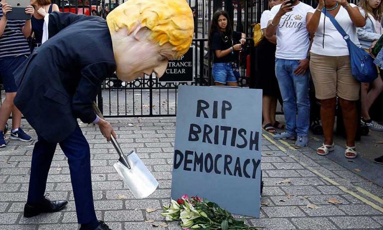 Piyasalar, Boris Johnson’ın İngiltere’yi Bir Seçimin Eşiğine Getirmesine Odaklandı