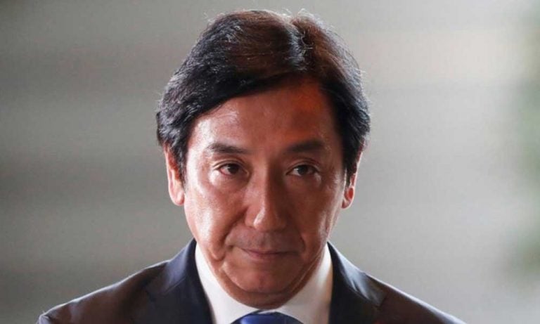 Japonya Ticaret Bakanı Para ve Hediye Skandalı Ortasında İstifa Etti