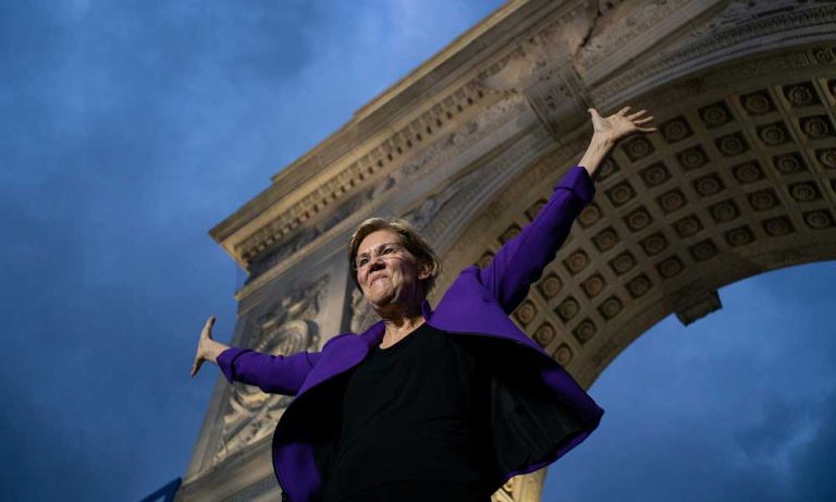 Elizabeth Warren Sağlık Planı için Orta Sınıfın Vergilerini Artırmama Sözü Verdi