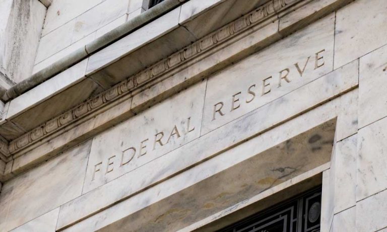FED Finansal Sistem için Potansiyel Riskler Arasında Stablecoin Krizine Vurgu Yaptı