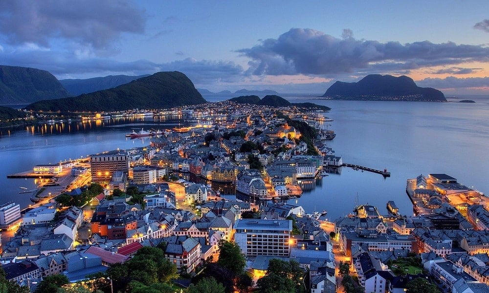 Norveçliler 1,1 Trilyon Dolardaki Fondan Paylarına Düşeni Almak için Harekete Geçti