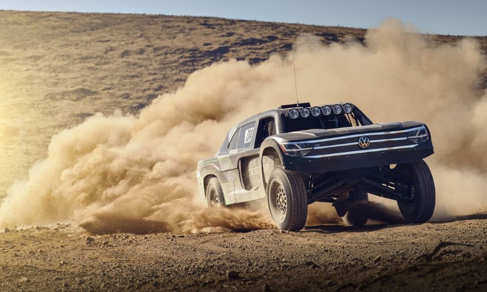 VW, Baja 1000’e Hazırladığı Atlas Cross Sport R’ın Motorundan Sağlam Güçler Çıkarmış!