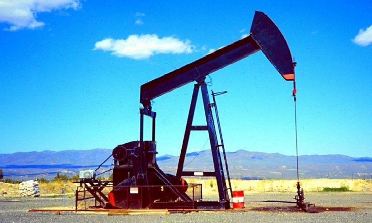 Petrol Fiyatları ABD’deki Stok Azalışıyla 3 Ayın En Yükseğine Yakın Seyrediyor