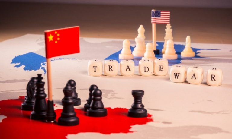 ABD-Çin Ticaret Savaşı 2 Yılda Her İki Ekonomiyi de Derinden Sarstı!