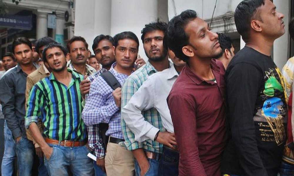 Eski RBI Başkanı: Hindistan Gençleri İstihdam Etmek için Önemli Reformlar Yapmalı