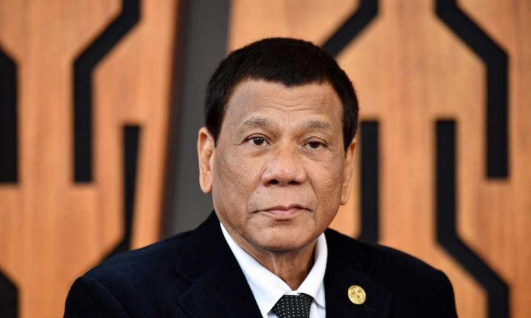 Filipinler Devlet Başkanı Duterte 2020 Bütçesini İmzaladı