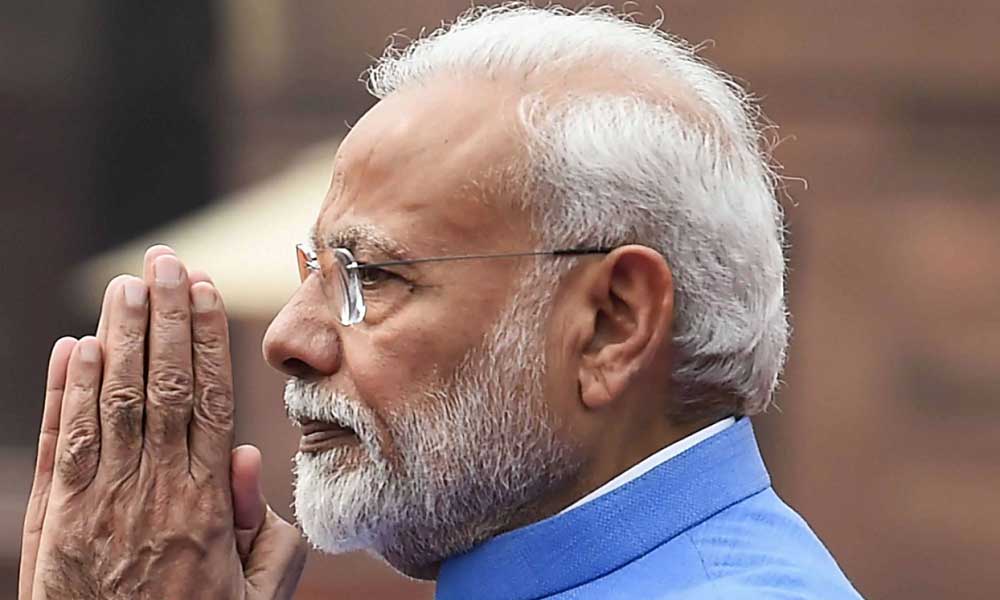 Modi Karantina Halk Teşekkür Etti 