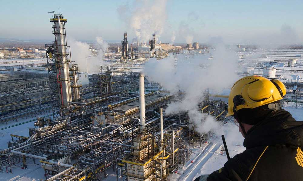 Rusya Petrol Üretimini Azaltıyor