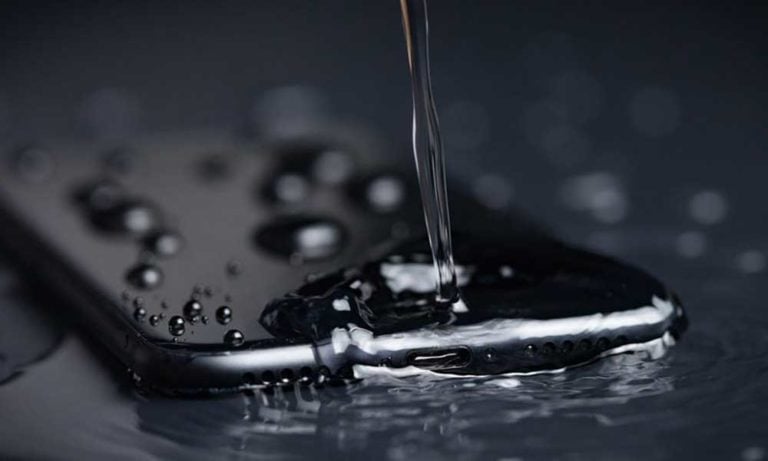 Apple, iPhone’un Su Geçirmezliğine Yönelik Kullanıcıları Yanılttığı Gerekçesiyle Ceza Aldı