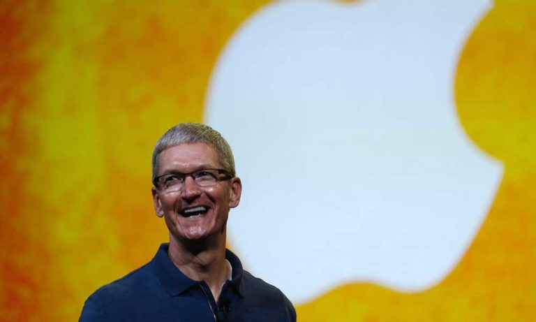 Apple’ın Artan Piyasa Değeri Tim Cook’u Zengin Etmeye Devam Ediyor