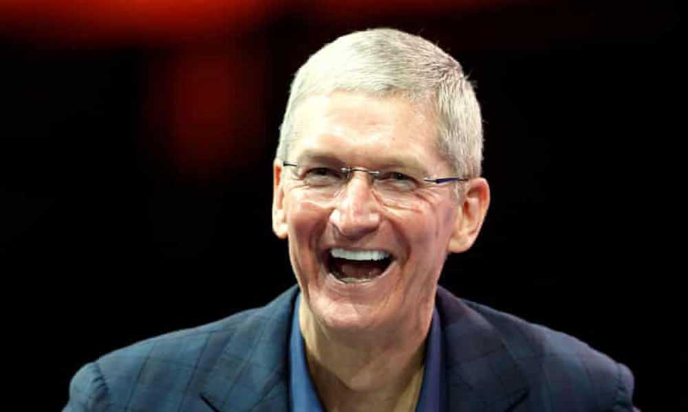 Apple CEO’su Servetini Katlıyor