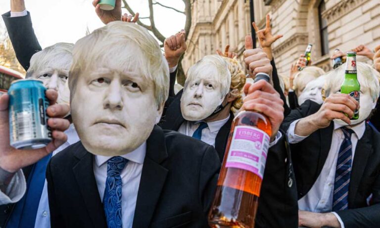 Boris Johnson’a Covid Cezası! Kısıtlamalara Uymadı