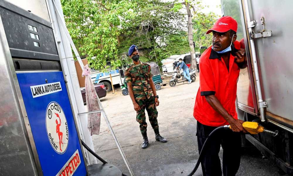Sri Lanka Krizden Çıkmak için Vergiyi ve Akaryakıtı Artırmalı