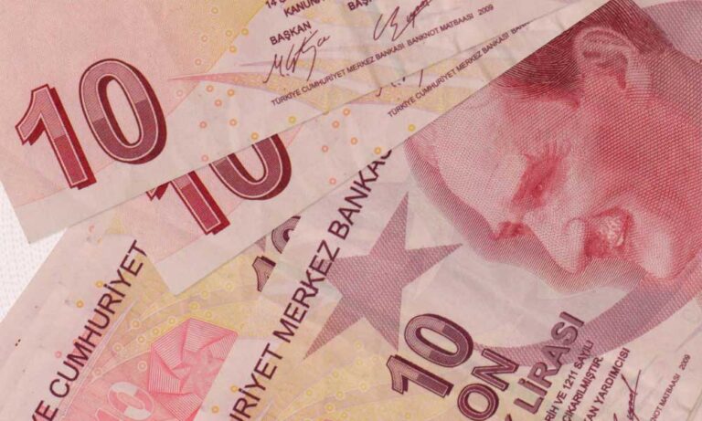 Yeni 10 TL Banknotlar Küçük Değişikliklerle Tedavüle Girdi