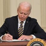 Biden, Ukrayna’ya Askeri Yardımı Kolaylaştıracak Tasarıyı İmzaladı