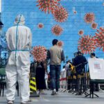 Çin Başkent Pekin’de COVID-19 Kısıtlamalarını Artırıyor